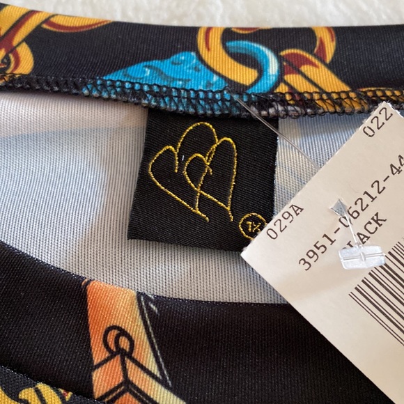 NWT “Two Hearts” Chainlink Print Top with Ruffles in Sleeves Size Plus 1X - Picture 6 of 14